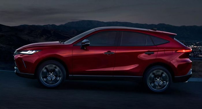 2023-Toyota-Venza.jpg