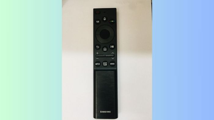 Cách khóa YouTube trên tivi Samsung - bước 1