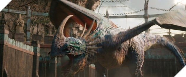 Phiên bản live-action đã tạo hình Deadly Nadder với cơ bắp cuồn cuộn và góc cạnh hơn so với bản gốc.