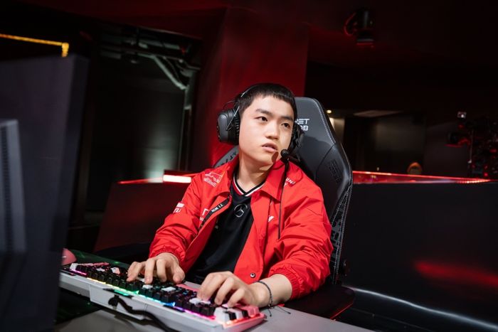 Keria trở thành người hùng trong trận thắng HLE