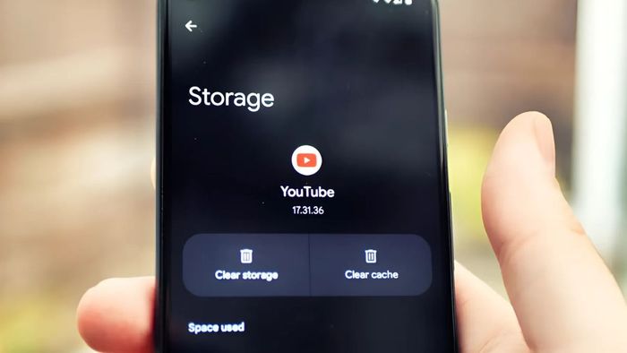 Những lưu ý quan trọng khi giải phóng dung lượng YouTube trên iPhone