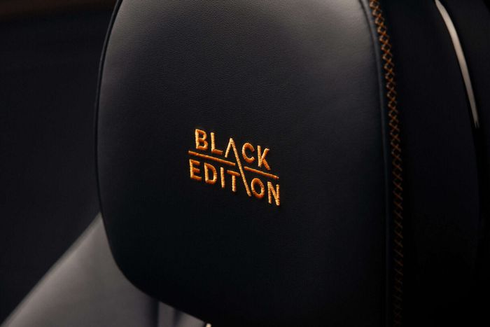 11-Black-Edition-1920x1281.jpg