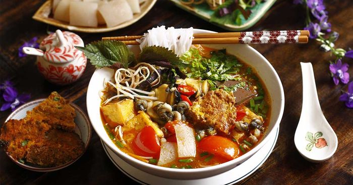huong-dan-nau-bun-rieu-cua