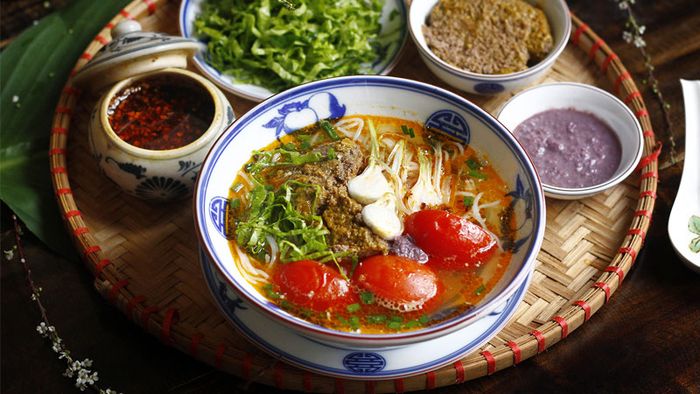 bi-quyet-khu-tanh-cho-bun-rieu