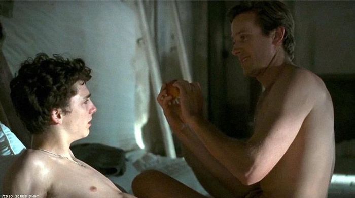 Call Me By Your Name đã khắc sâu vào tâm trí khán giả hình ảnh một trái đào đầy ám ảnh