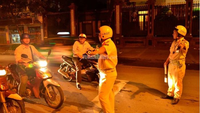 2 tình huống không cần bật đèn xe máy mà không bị phạt