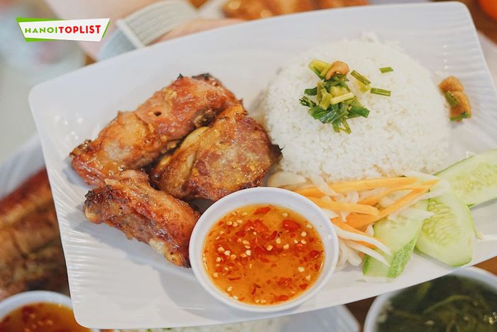 tranh-tu-com-tam-hang-ha-noi
