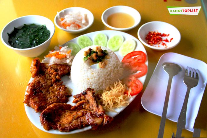 com-tam-thuy-linh-chau-dia-chi-30-nam-giu-hon-am-thuc-sai-thanh