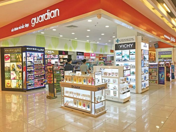 Không gian mua sắm hiện đại tại Guardian Health & Beauty