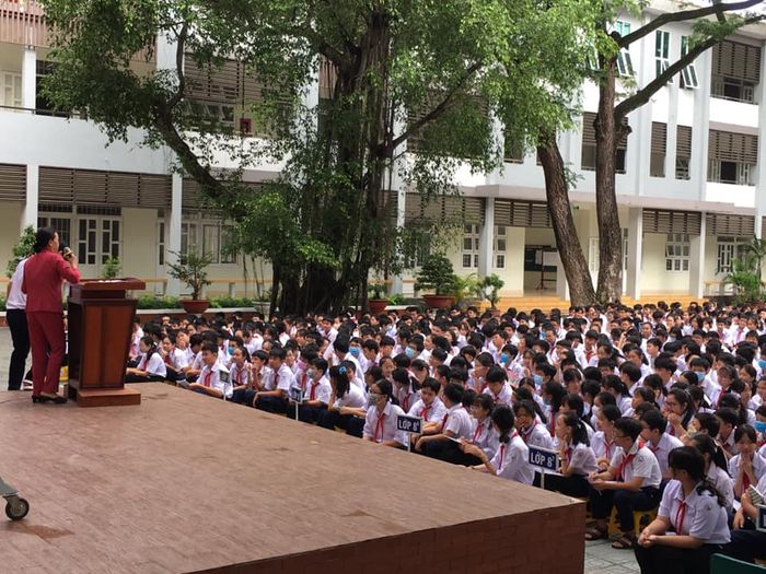 Khuôn viên rộng rãi và hiện đại của Trường THCS Thành Phố Bến Tre