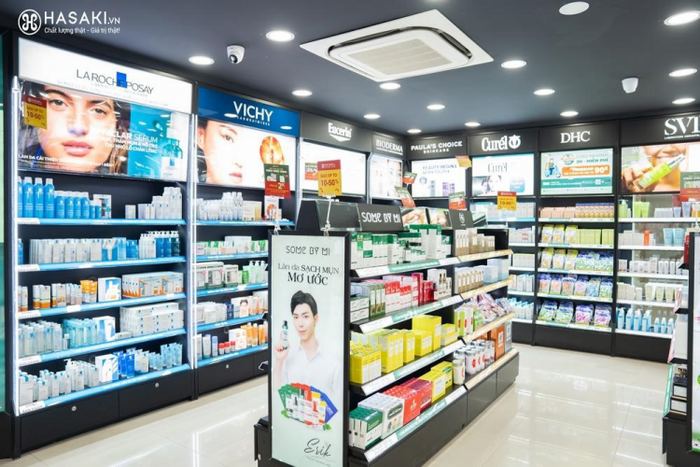 Hình ảnh không gian mua sắm sang trọng tại Hasaki Beauty & Clinic