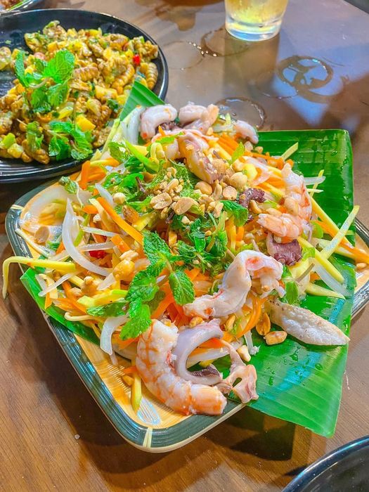 Không gian ấm cúng tại Dân Dã Quán