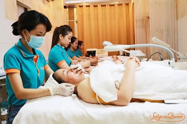 Vinh dự nằm trong Top 10 trung tâm đào tạo điêu khắc lông mày xuất sắc nhất TP.HCM, Sài Gòn Queen là địa chỉ đáng tin cậy cho mọi học viên.