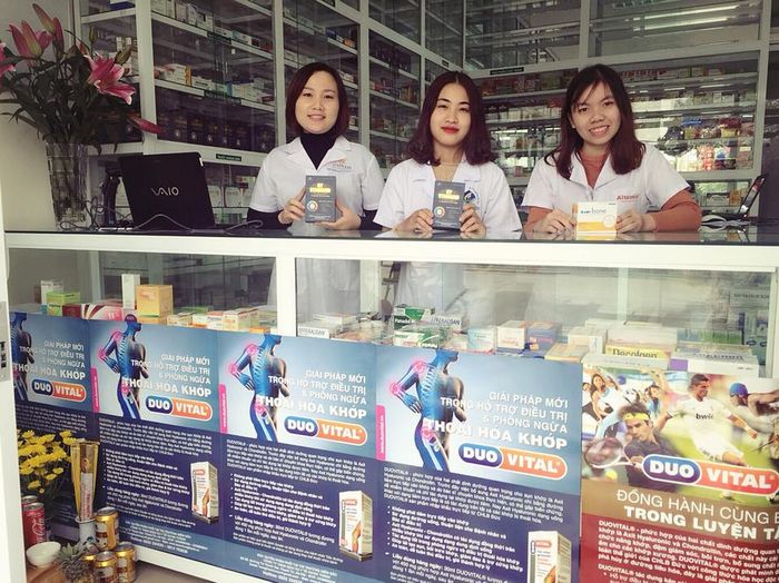 Hình ảnh phục vụ tận tâm tại Trung tâm thuốc Central Pharmacy