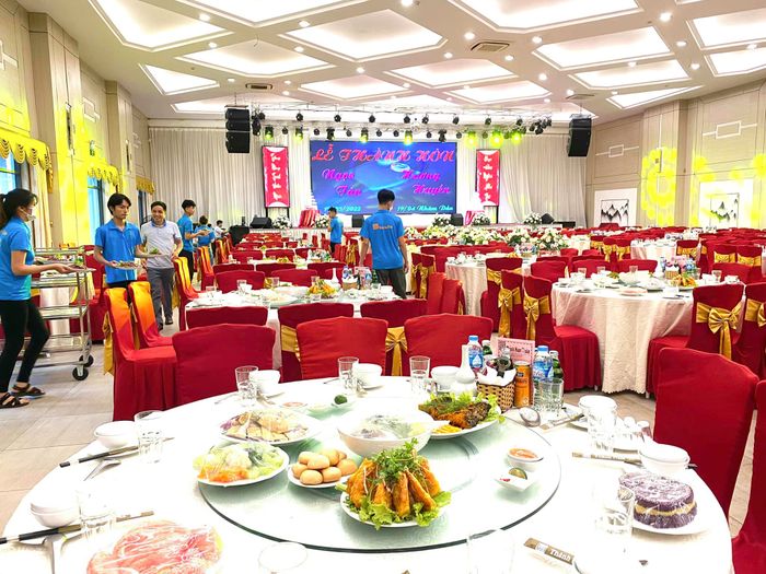 Không gian tiệc cưới sang trọng tại Thành Nam Quán