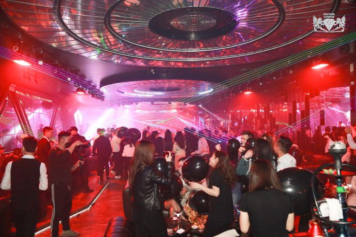 Không gian sôi động tại Brother Lounge