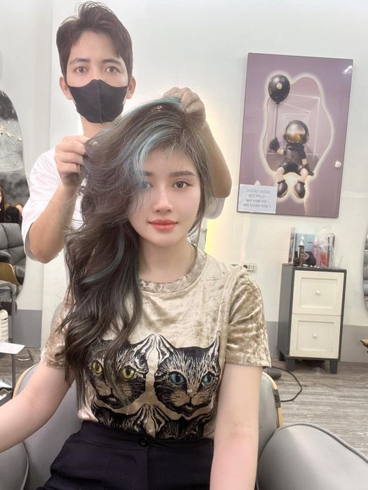 Không gian sang trọng đẳng cấp tại Viện Tóc KAMY Đức Hoà