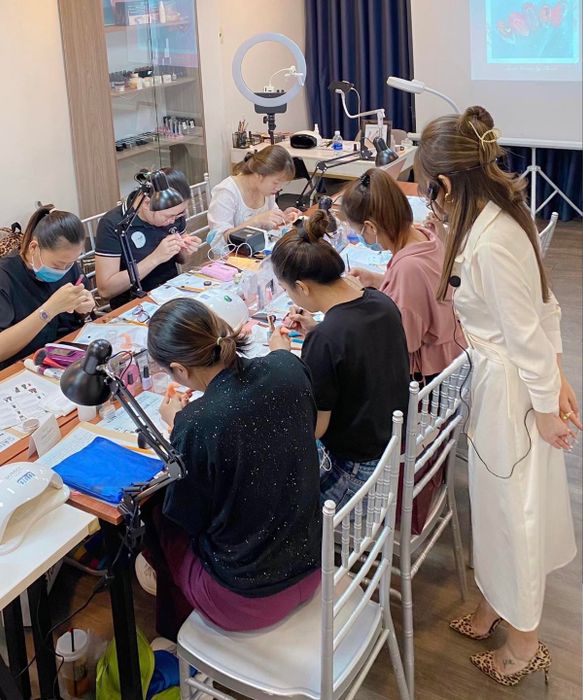 Học viên thực hành tại Top Nail by Thami