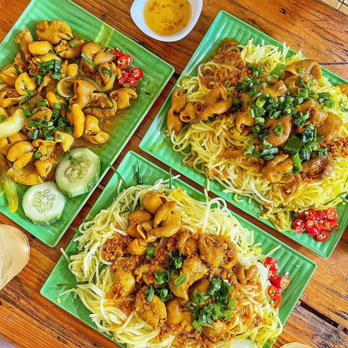 Hình ảnh Bún Nghệ O Huệ - Tinh hoa ẩm thực đường phố