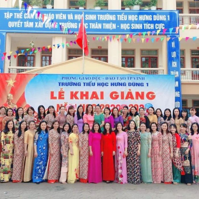 Khuôn viên xanh mát của Trường Tiểu học Hưng Dũng 1