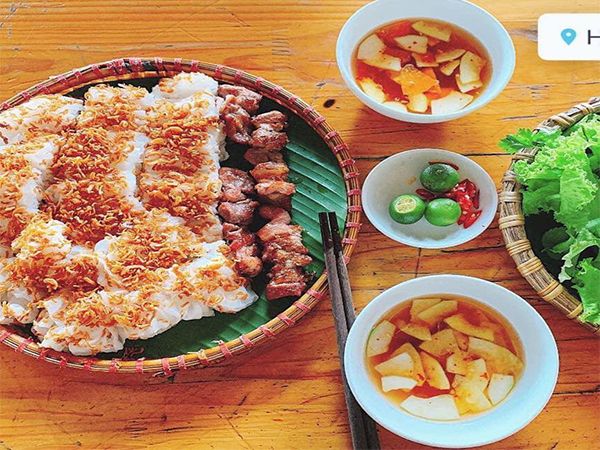 Hình ảnh món bánh cuốn mẹt đặc trưng tại quán