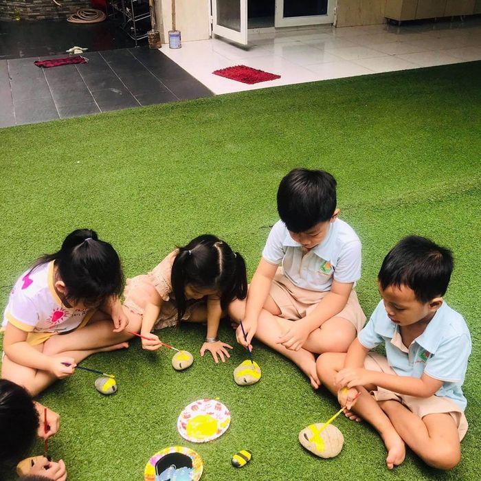 Hình ảnh không gian học tập đầy màu sắc tại Trường Mầm non QTreo