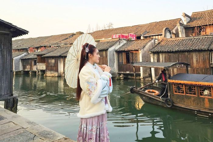 Khám phá Ô Trấn bằng những bước chân dạo bộ