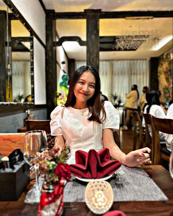 Elson Meat & Wine - Không gian ấm cúng với những miếng steak vàng ươm