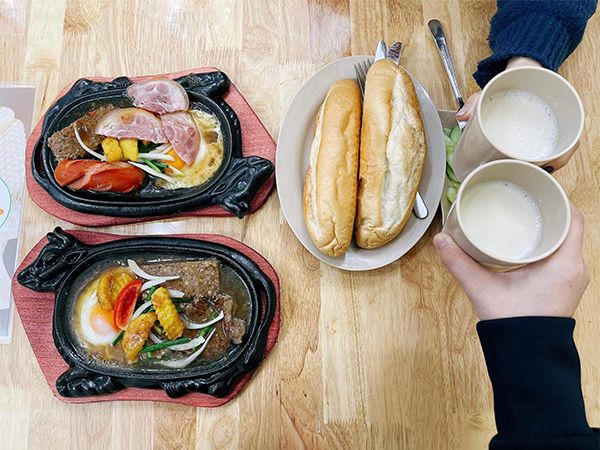 Món bít tết thơm ngon đặc trưng tại quán
