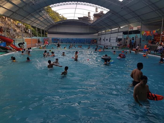 Hồ bơi H2T - Không gian xanh mát giữa lòng thành phố