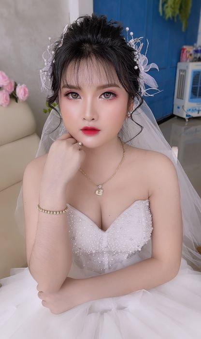 Bộ sưu tập váy cưới và trang điểm tinh tế từ Áo Cưới Kim Anh - Ảnh 2