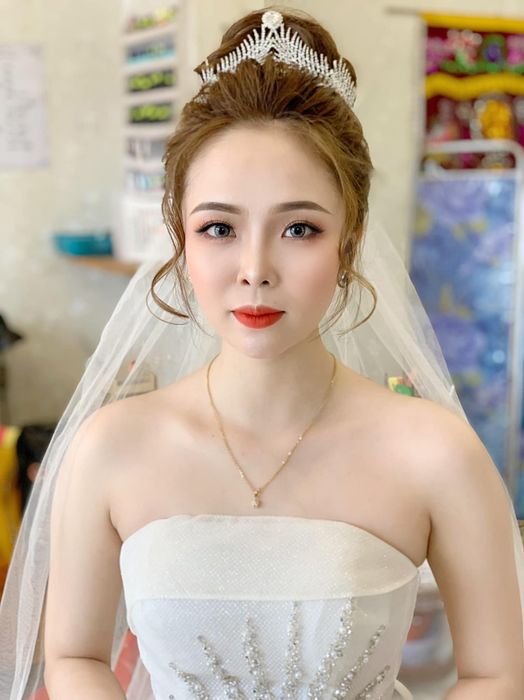 Tác phẩm trang điểm cô dâu đẹp tựa nàng thơ - Studio Bảo Ngân Ảnh 1