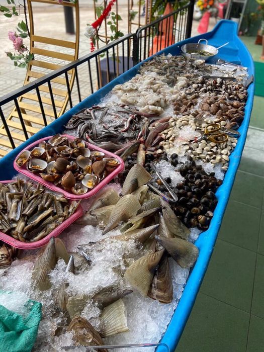Không gian bày biện món ăn tại Buffet Hương Biển - Đẹp mắt và hấp dẫn