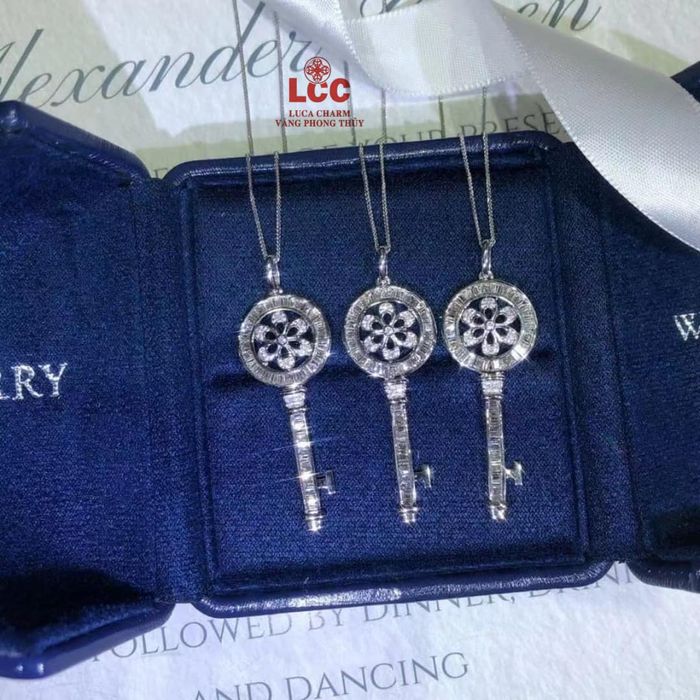 Những tác phẩm vàng phong thủy tinh xảo - Luca Charm Hình ảnh 3