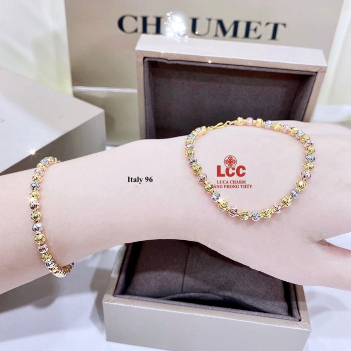 Không gian trưng bày sang trọng tại Luca Charm - Hình ảnh 1
