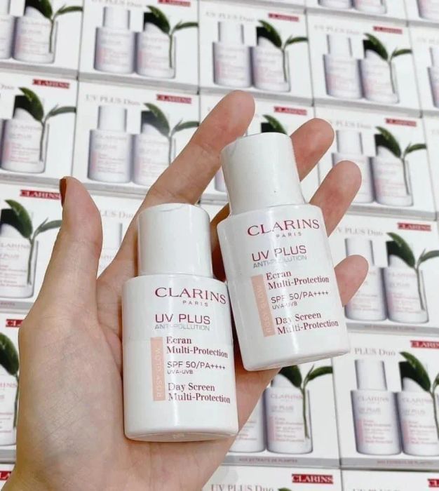 Bộ sưu tập hình ảnh kem chống nắng Clarins đa dạng dòng sản phẩm