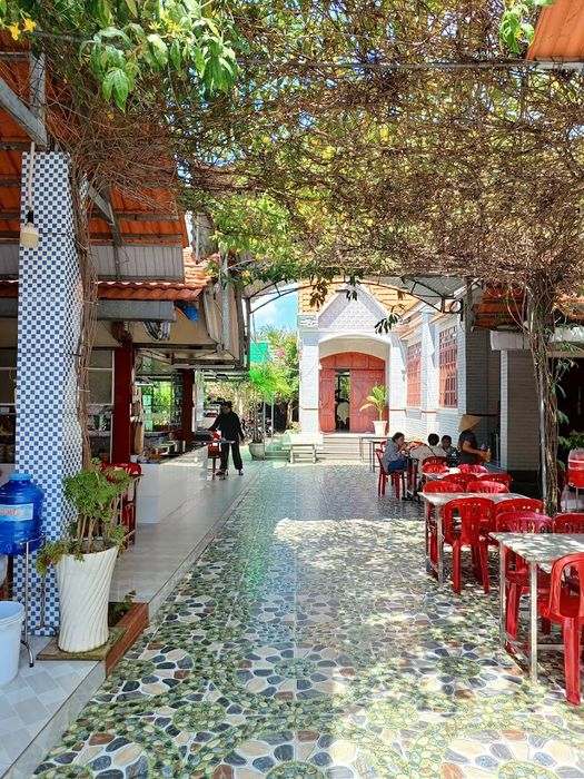 Không gian ấm cúng tại Quán Quỳnh Anh