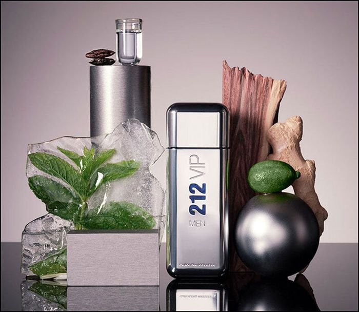Meeling Perfume ảnh 3 - Góc nhìn nghệ thuật về những chai nước hoa đẹp mê hoặc, biểu tượng của phong cách và đẳng cấp.