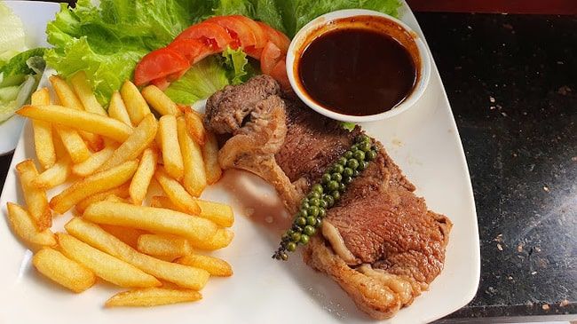 Gợi ý địa chỉ thưởng thức bò bít tết ngon chuẩn vị tại Tân Phú