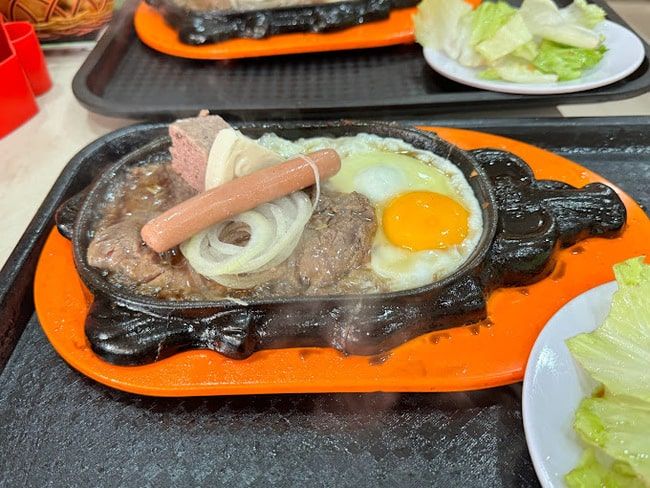 Beefsteak Only chinh phục thực khách bằng cách trình bày món ăn bắt mắt cùng hương vị tuyệt hảo