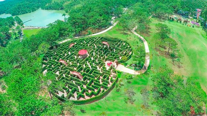 Khoảnh khắc đẹp ngỡ ngàng tại Thung Lũng Tình Yêu - nơi tình yêu hóa thành thơ