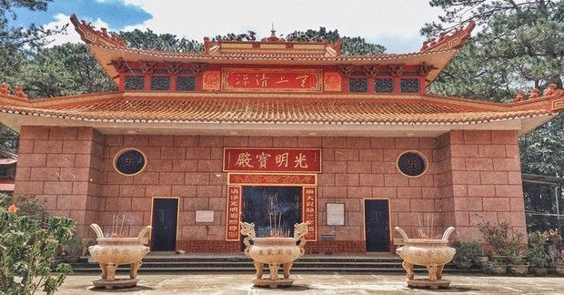 Thiên Vương Cổ Sát - nét đẹp Trung Hoa cổ kính giữa núi rừng Tây Nguyên