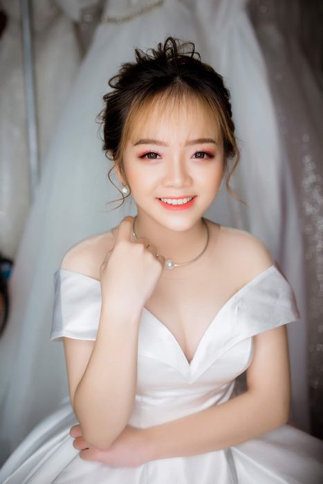 Khoảnh khắc tỏa sáng của cô dâu cùng Áo cưới Lê Dung