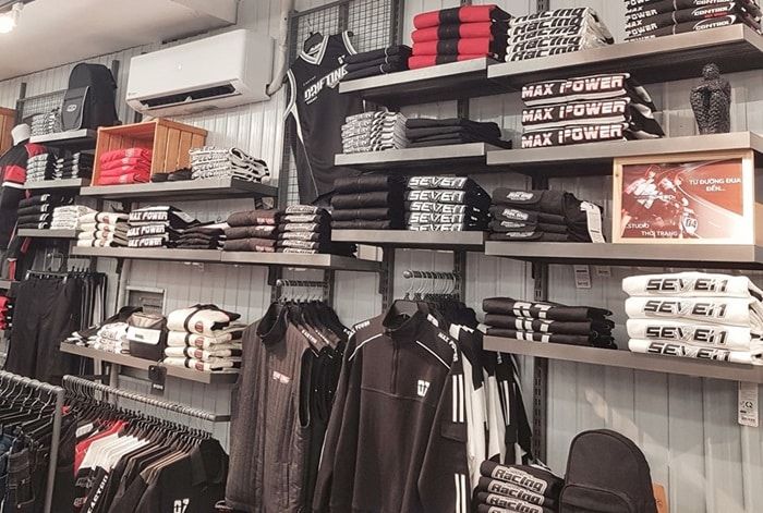 Địa chỉ mua sắm lý tưởng dành cho nam giới tại Quận 10 - Nơi hội tụ những thiết kế thời trang nam tính, thanh lịch và đầy cá tính