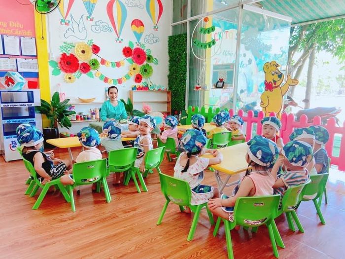 Hoạt động ngoại khóa vui nhộn tại Mầm Non Kids Color (Ảnh 2)