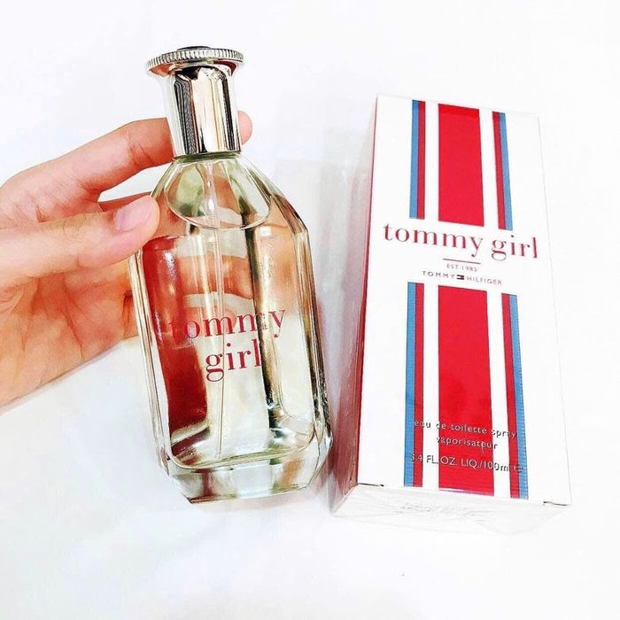 Seven Perfume ảnh 3 - Góc nhìn nghệ thuật về những chai nước hoa đẳng cấp, nơi mỗi thiết kế là một tác phẩm hoàn mỹ.