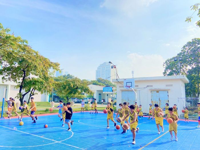 Hoạt động thi đấu sôi nổi tại Học viện YourLife