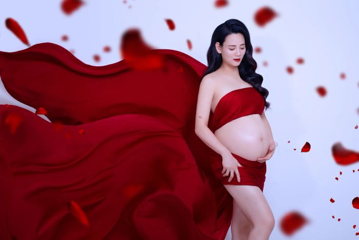 Sữa Studio - Bộ sưu tập hình ảnh đẹp tựa tranh vẽ dành cho mẹ bầu và bé yêu (Bộ ảnh 2)