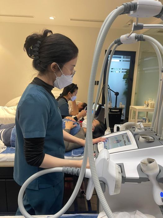 Hệ thống máy móc hiện đại tại Thẩm Mỹ Viện HoaVy