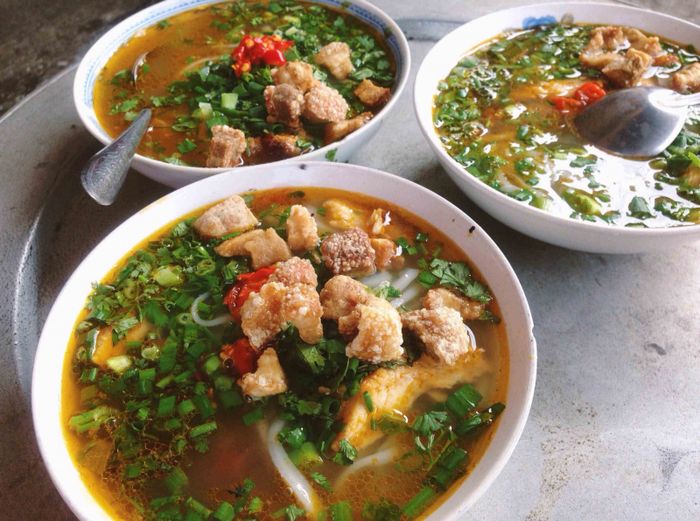 Hình ảnh đặc trưng Bánh Canh Giò Heo Nguyễn Trãi - Phiên bản 1